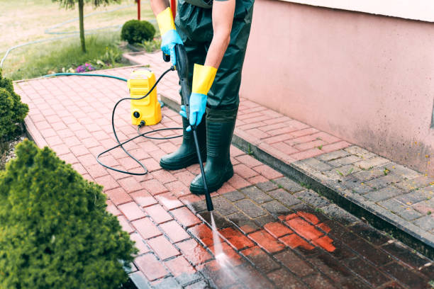 Best Pool Deck Cleaning  in Leawood, KS